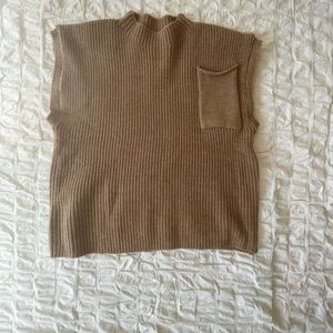 AMAZON Size Medium. Comfy lounge set. Sleeveless knitted sweater & Sweatpants.